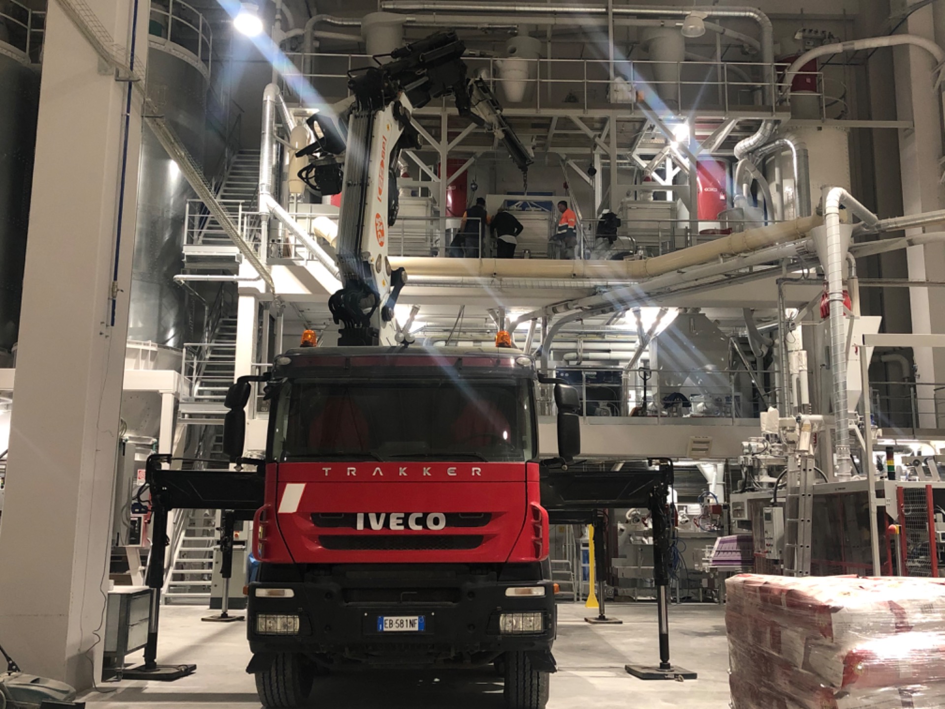 Sollevamento macchinari per realizzazione nuova linea di produzione del Mulino