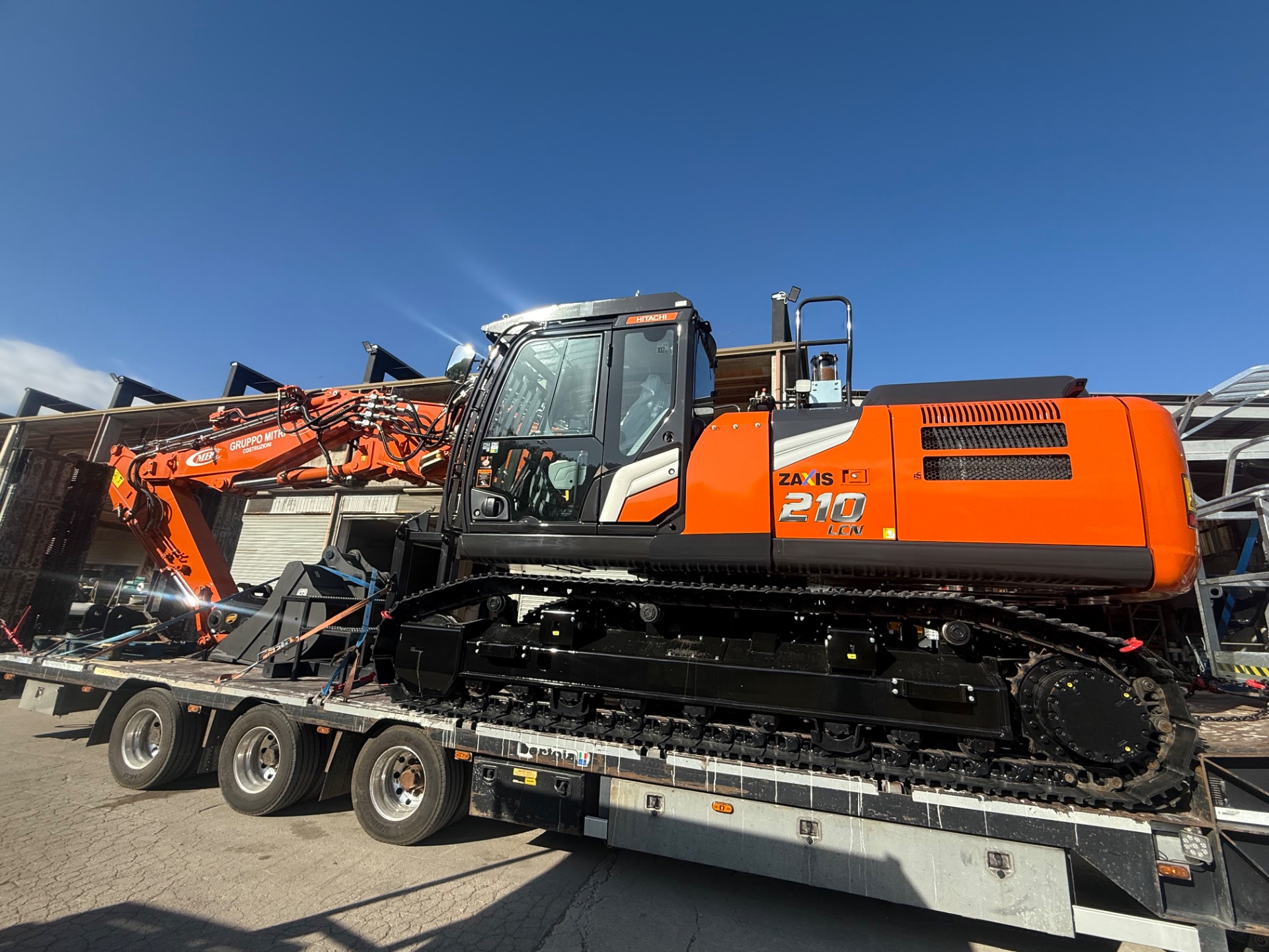 Escavatore Hitachi 210 Demolition